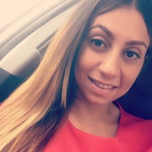 Meet your Posher, Yolanda